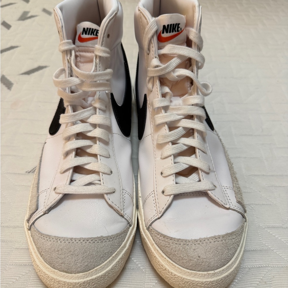 Mens Nike Blazers Mid 77 Vintage Sneakers